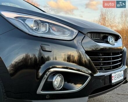 Черный Хендай их35, объемом двигателя 2 л и пробегом 182 тыс. км за 14650 $, фото 2 на Automoto.ua