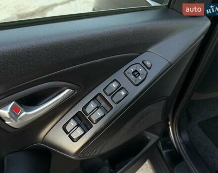 Черный Хендай их35, объемом двигателя 2 л и пробегом 182 тыс. км за 14650 $, фото 65 на Automoto.ua
