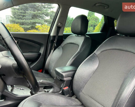 Чорний Хендай іх35, об'ємом двигуна 2 л та пробігом 238 тис. км за 15650 $, фото 8 на Automoto.ua