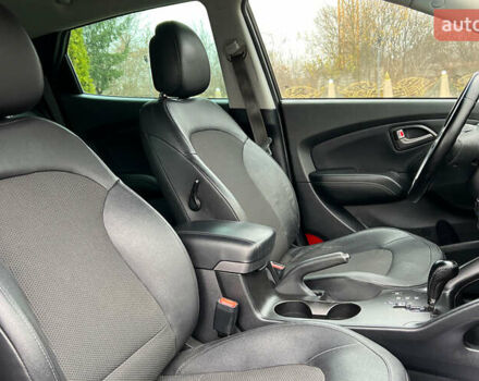 Чорний Хендай іх35, об'ємом двигуна 2 л та пробігом 238 тис. км за 15650 $, фото 17 на Automoto.ua