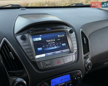 Черный Хендай их35, объемом двигателя 2 л и пробегом 182 тыс. км за 14650 $, фото 79 на Automoto.ua