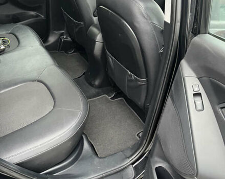 Черный Хендай их35, объемом двигателя 1.69 л и пробегом 167 тыс. км за 13200 $, фото 10 на Automoto.ua