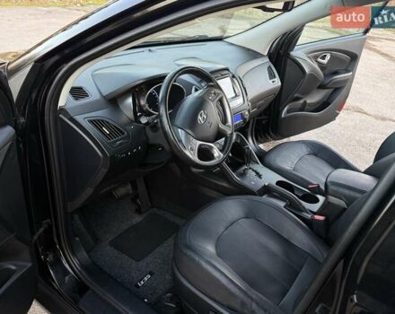 Черный Хендай их35, объемом двигателя 2 л и пробегом 182 тыс. км за 14650 $, фото 69 на Automoto.ua