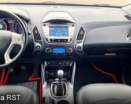 Чорний Хендай іх35, об'ємом двигуна 2 л та пробігом 169 тис. км за 14300 $, фото 10 на Automoto.ua