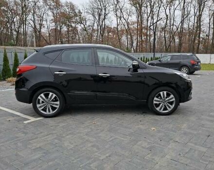 Черный Хендай их35, объемом двигателя 2 л и пробегом 237 тыс. км за 15600 $, фото 7 на Automoto.ua