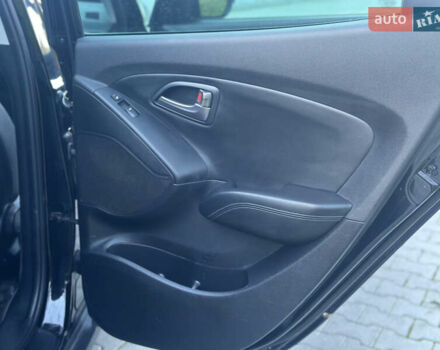 Черный Хендай их35, объемом двигателя 2 л и пробегом 237 тыс. км за 15150 $, фото 16 на Automoto.ua