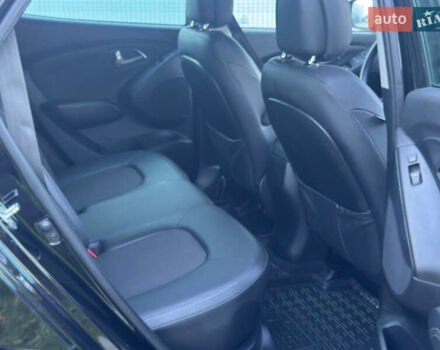 Черный Хендай их35, объемом двигателя 2 л и пробегом 237 тыс. км за 15150 $, фото 15 на Automoto.ua