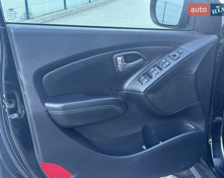 Черный Хендай их35, объемом двигателя 2 л и пробегом 237 тыс. км за 15150 $, фото 19 на Automoto.ua