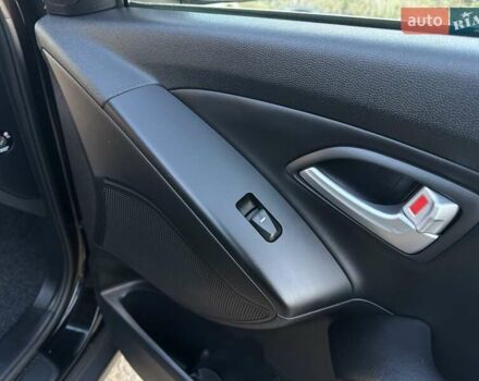 Черный Хендай их35, объемом двигателя 2 л и пробегом 182 тыс. км за 14650 $, фото 37 на Automoto.ua