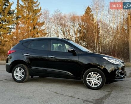 Черный Хендай их35, объемом двигателя 2 л и пробегом 182 тыс. км за 14650 $, фото 6 на Automoto.ua