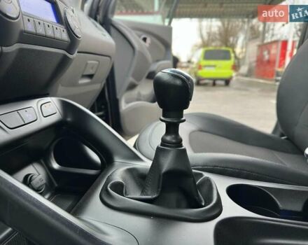 Чорний Хендай іх35, об'ємом двигуна 1.7 л та пробігом 158 тис. км за 13750 $, фото 24 на Automoto.ua