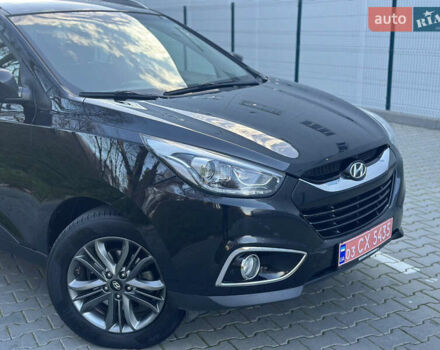 Черный Хендай их35, объемом двигателя 2 л и пробегом 237 тыс. км за 15150 $, фото 1 на Automoto.ua