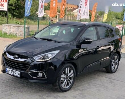 Черный Хендай их35, объемом двигателя 2 л и пробегом 214 тыс. км за 14999 $, фото 2 на Automoto.ua