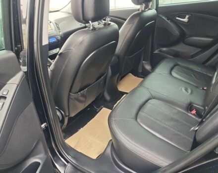 Черный Хендай их35, объемом двигателя 2 л и пробегом 203 тыс. км за 13750 $, фото 5 на Automoto.ua