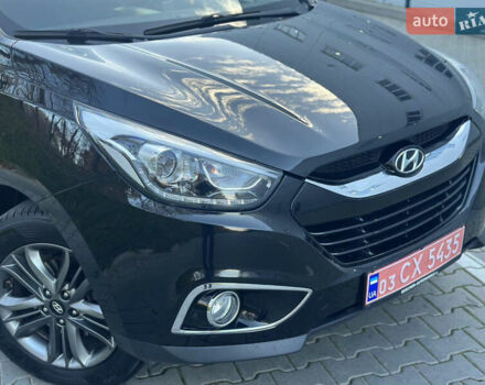 Черный Хендай их35, объемом двигателя 2 л и пробегом 237 тыс. км за 15150 $, фото 3 на Automoto.ua