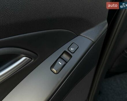 Черный Хендай их35, объемом двигателя 2 л и пробегом 182 тыс. км за 14650 $, фото 61 на Automoto.ua