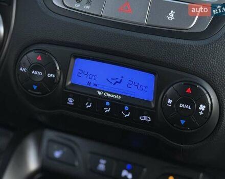 Черный Хендай их35, объемом двигателя 2 л и пробегом 182 тыс. км за 14650 $, фото 50 на Automoto.ua