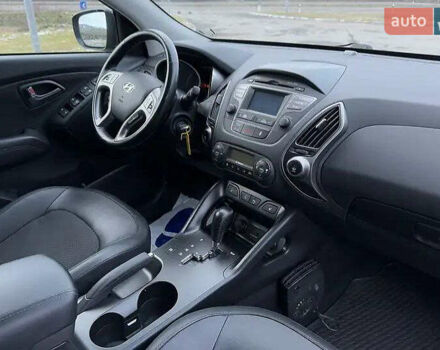 Черный Хендай их35, объемом двигателя 2 л и пробегом 246 тыс. км за 15500 $, фото 16 на Automoto.ua