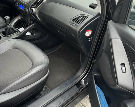 Черный Хендай их35, объемом двигателя 1.69 л и пробегом 167 тыс. км за 13200 $, фото 9 на Automoto.ua