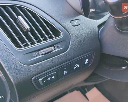 Чорний Хендай іх35, об'ємом двигуна 2 л та пробігом 203 тис. км за 13750 $, фото 11 на Automoto.ua