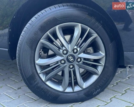 Черный Хендай их35, объемом двигателя 2 л и пробегом 237 тыс. км за 15150 $, фото 12 на Automoto.ua