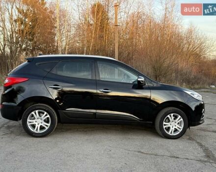 Черный Хендай их35, объемом двигателя 2 л и пробегом 182 тыс. км за 14650 $, фото 7 на Automoto.ua