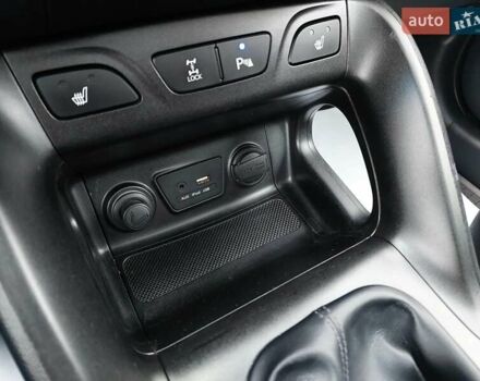 Черный Хендай их35, объемом двигателя 2 л и пробегом 152 тыс. км за 14950 $, фото 30 на Automoto.ua