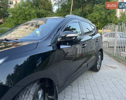 Черный Хендай их35, объемом двигателя 2 л и пробегом 260 тыс. км за 12500 $, фото 3 на Automoto.ua