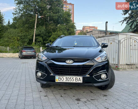 Черный Хендай их35, объемом двигателя 2 л и пробегом 260 тыс. км за 12500 $, фото 2 на Automoto.ua