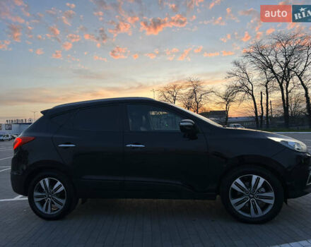 Черный Хендай их35, объемом двигателя 2 л и пробегом 179 тыс. км за 16500 $, фото 1 на Automoto.ua