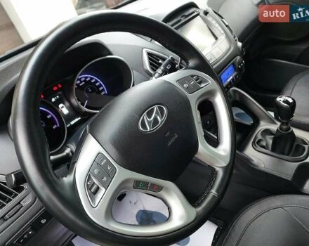 Черный Хендай их35, объемом двигателя 2 л и пробегом 152 тыс. км за 14950 $, фото 42 на Automoto.ua