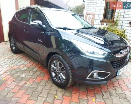 Черный Хендай их35, объемом двигателя 1.7 л и пробегом 252 тыс. км за 14900 $, фото 2 на Automoto.ua