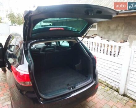 Черный Хендай их35, объемом двигателя 1.7 л и пробегом 252 тыс. км за 14900 $, фото 18 на Automoto.ua