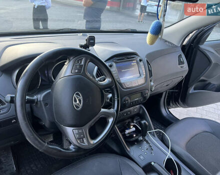 Черный Хендай их35, объемом двигателя 2 л и пробегом 260 тыс. км за 12500 $, фото 20 на Automoto.ua