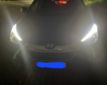 Черный Хендай их35, объемом двигателя 2 л и пробегом 140 тыс. км за 12700 $, фото 12 на Automoto.ua