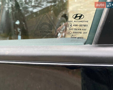 Чорний Хендай іх35, об'ємом двигуна 2 л та пробігом 160 тис. км за 15599 $, фото 115 на Automoto.ua