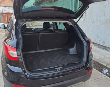 Черный Хендай их35, объемом двигателя 2 л и пробегом 173 тыс. км за 16500 $, фото 5 на Automoto.ua