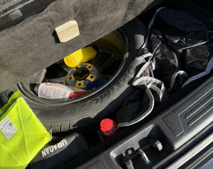 Черный Хендай их35, объемом двигателя 2 л и пробегом 179 тыс. км за 16500 $, фото 14 на Automoto.ua