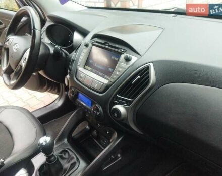 Черный Хендай их35, объемом двигателя 1.7 л и пробегом 252 тыс. км за 14900 $, фото 27 на Automoto.ua