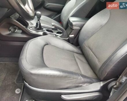 Черный Хендай их35, объемом двигателя 1.7 л и пробегом 252 тыс. км за 14900 $, фото 34 на Automoto.ua