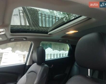 Черный Хендай их35, объемом двигателя 1.7 л и пробегом 252 тыс. км за 14900 $, фото 4 на Automoto.ua