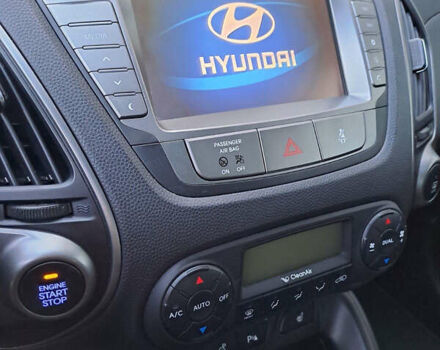 Черный Хендай их35, объемом двигателя 2 л и пробегом 173 тыс. км за 16500 $, фото 17 на Automoto.ua