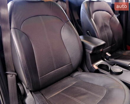 Черный Хендай их35, объемом двигателя 2 л и пробегом 182 тыс. км за 15500 $, фото 40 на Automoto.ua