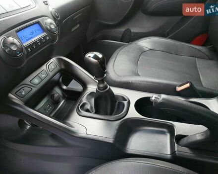 Черный Хендай их35, объемом двигателя 2 л и пробегом 152 тыс. км за 14950 $, фото 44 на Automoto.ua