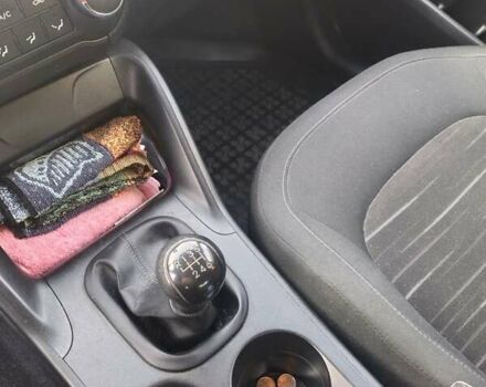 Черный Хендай их35, объемом двигателя 1.7 л и пробегом 165 тыс. км за 15250 $, фото 12 на Automoto.ua