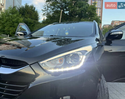 Черный Хендай их35, объемом двигателя 2 л и пробегом 260 тыс. км за 12500 $, фото 9 на Automoto.ua