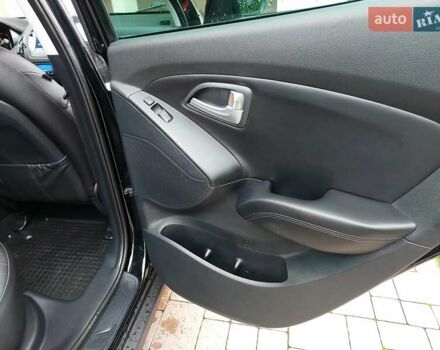 Черный Хендай их35, объемом двигателя 2 л и пробегом 152 тыс. км за 14950 $, фото 38 на Automoto.ua