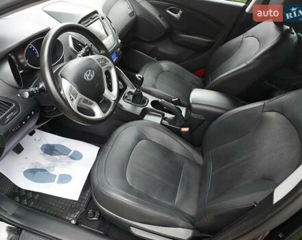 Черный Хендай их35, объемом двигателя 2 л и пробегом 152 тыс. км за 14950 $, фото 47 на Automoto.ua