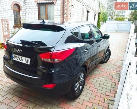 Черный Хендай их35, объемом двигателя 1.7 л и пробегом 252 тыс. км за 14900 $, фото 38 на Automoto.ua