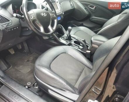 Черный Хендай их35, объемом двигателя 1.7 л и пробегом 252 тыс. км за 14900 $, фото 33 на Automoto.ua